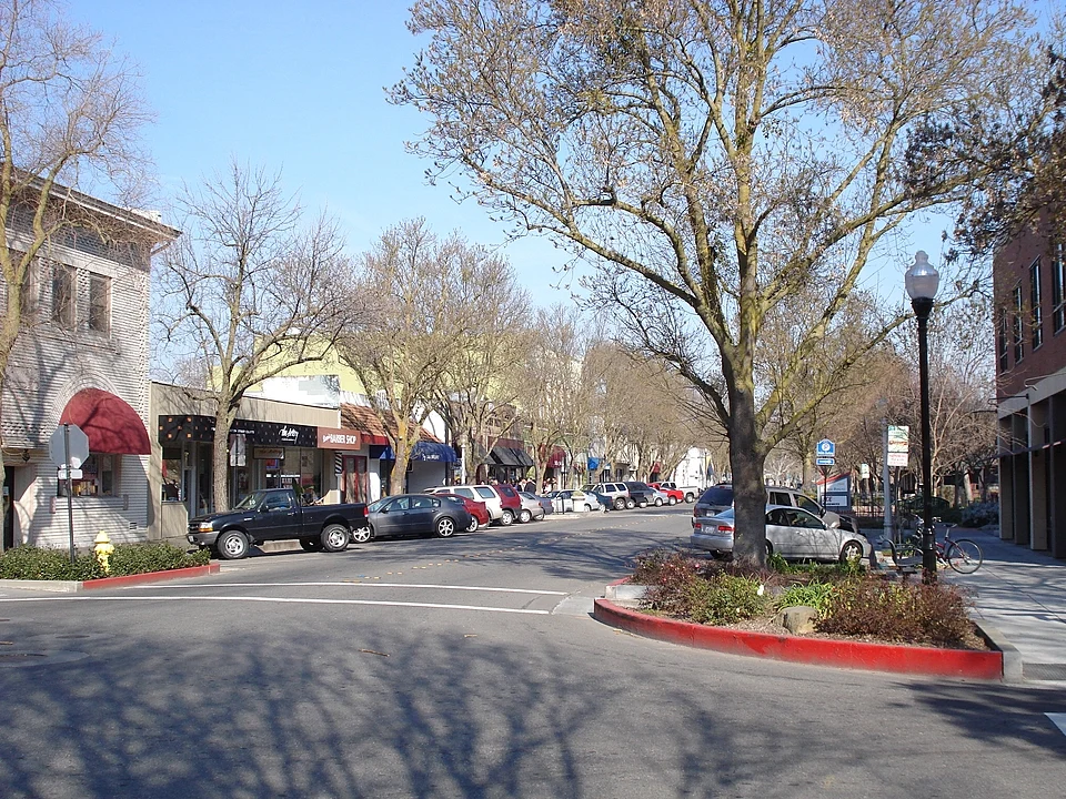 Downtown Davis streets near Central Park, home of the Saturday farmers market during UC Davis Parent and Family Weekend